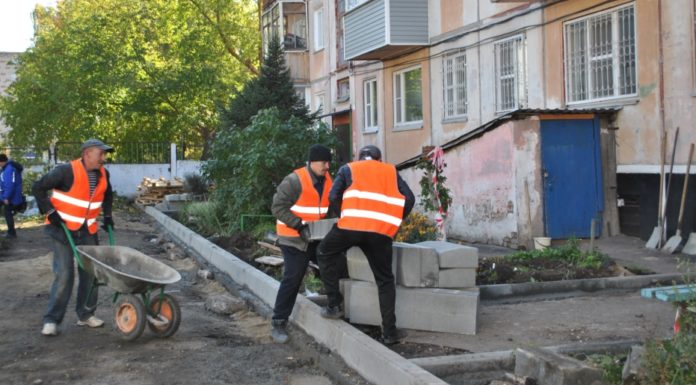 В Рубцовске продолжается благоустройство дворов в рамках проекта «Формирование комфортной городской среды»