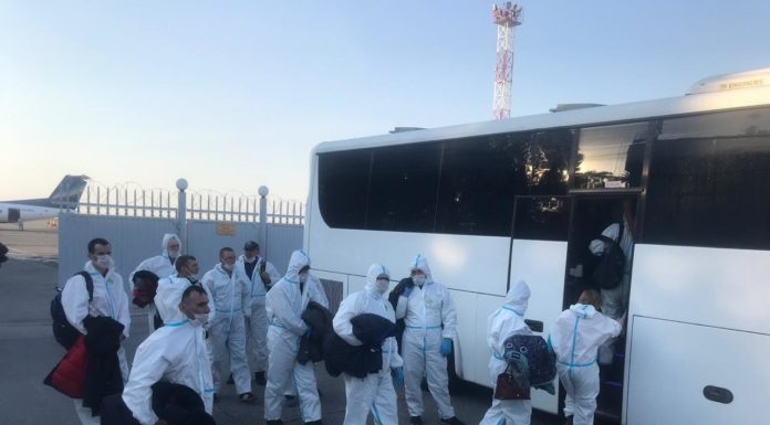 Вторая группа вахтовиков с Чаяндинского месторождения прибыла сегодня в Алтайский край