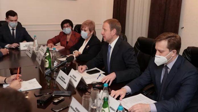 губернатор