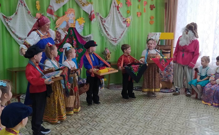 ярмарка_детский сад_дети