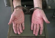 Протаранил забор ради сварочного аппарата: полиция Рубцовска раскрыла необычную кражу