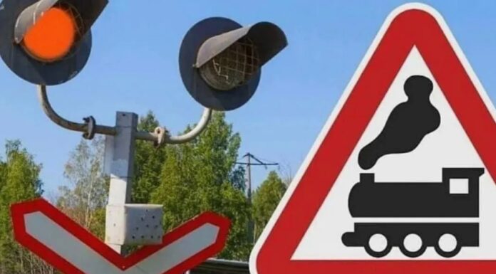 Внимание! В Рубцовске ограничено движение транспорта через Сельмашский переезд