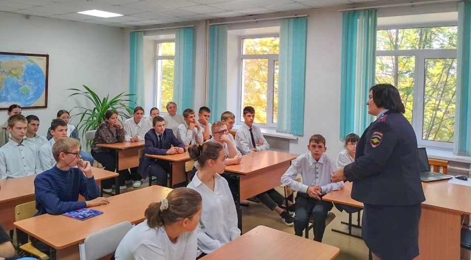 полиция-мвд-акция-вернем-детей-в-школу
