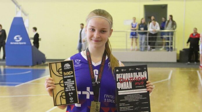 Триумф рубцовского баскетбола: спортсменки из гимназии №8 взяли золото регионального финала и едут на Сибирь