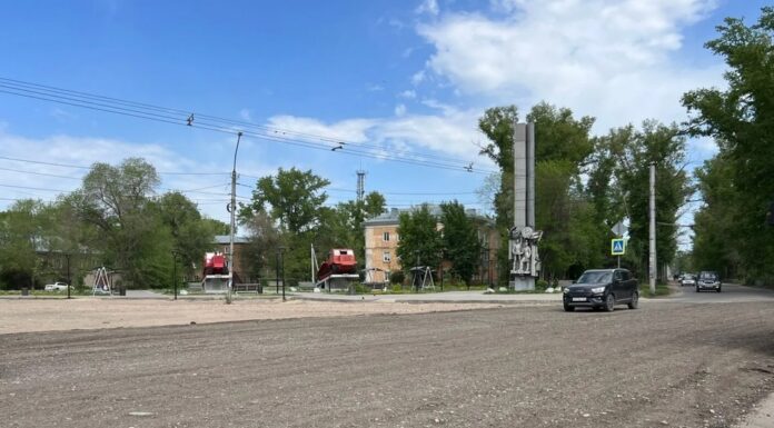 В Рубцовске отсыпали срезкой проблемный участок у Детского парка в преддверии Дня Победы