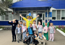 В преддверии Дня знаний алтайские предприятия провели благотворительные акции и экскурсии для детей