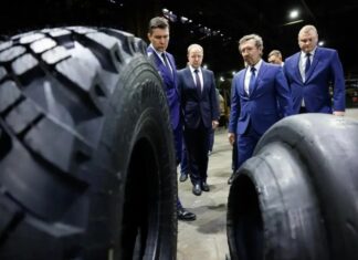 Министр промышленности и торговли России и Губернатор Алтайского края оценили вклад промышленных предприятий региона в импортозамещение